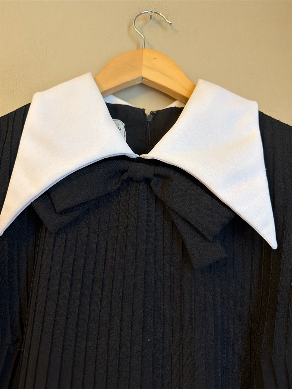 Herman Marcus Dallas Vtg Dress Size 14 Black 70's USA Wednesday Adams Accordion - Picture 2 of 11